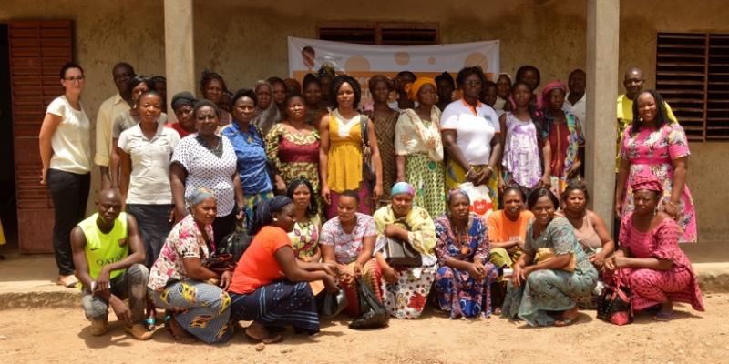 Productrices de beurre de karité au Burkina Faso, en Afrique de l’Ouest